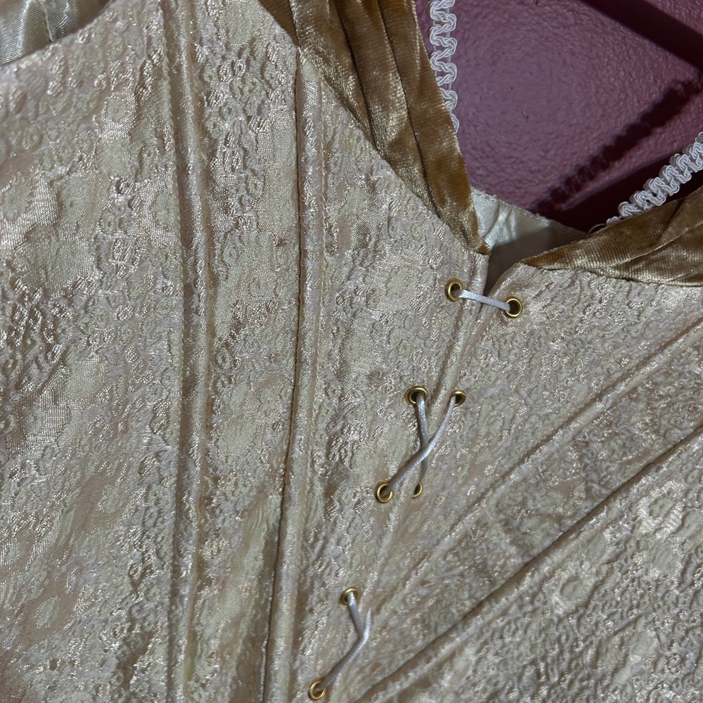 Lacemade Medusa Elegant Gold Velvet Dress Size XL - Picture 8 of 11